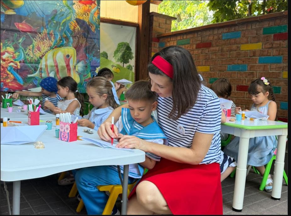 Activitate creativă cu copiii la Cheițele Cunoașterii